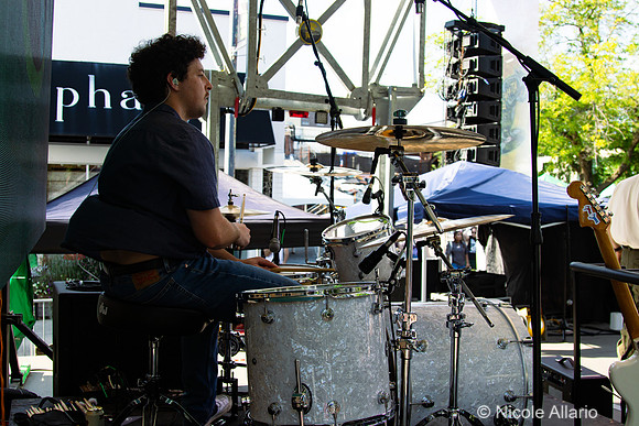 Wim Tapley & The Cannons (by Nicole Allario)