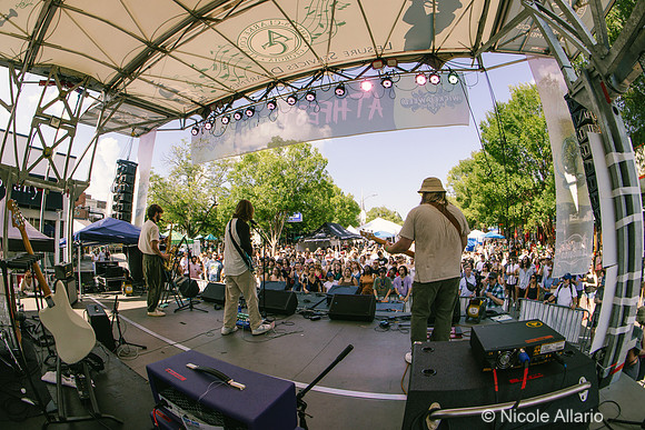 Wim Tapley & The Cannons (by Nicole Allario)