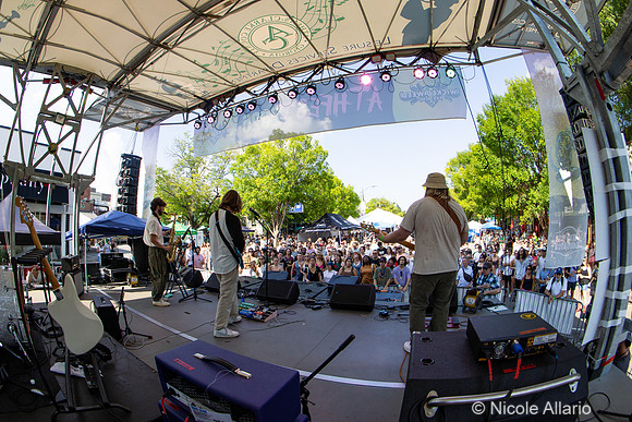 Wim Tapley & The Cannons (by Nicole Allario)