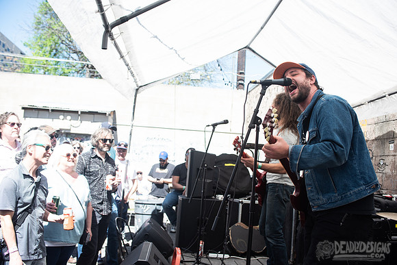 Lee Bains III & the Glory Fires