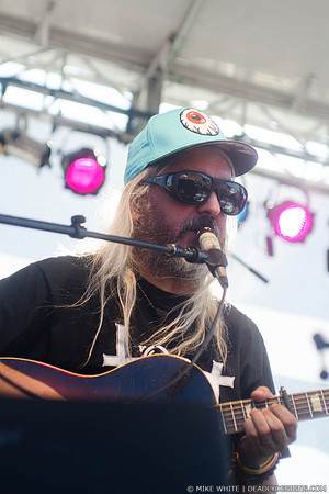 J Mascis