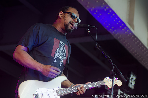 The Dirtbombs