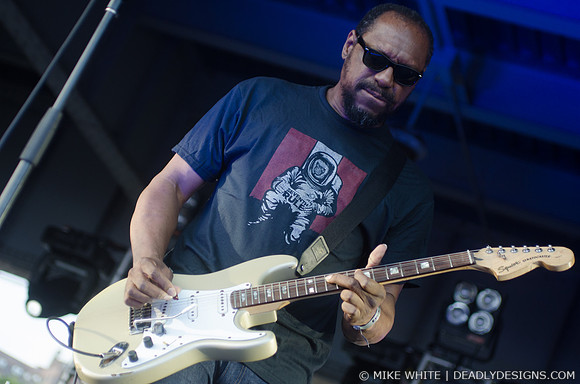 The Dirtbombs