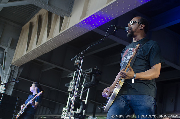 The Dirtbombs