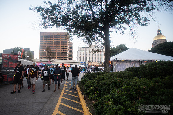 Crowd, Vendors, Environment