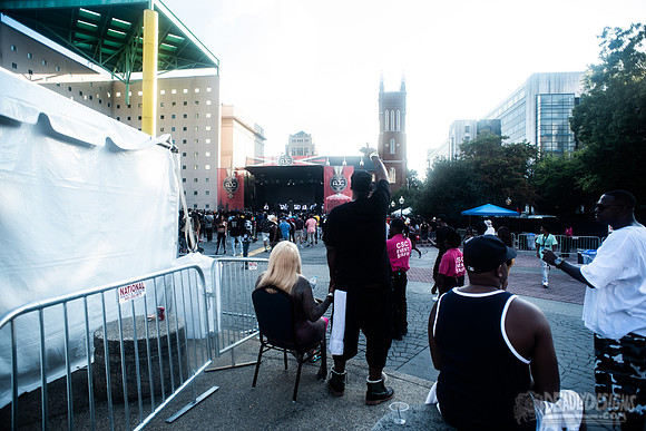 Crowd, Vendors, Environment