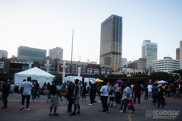 Crowd, Vendors, Environment