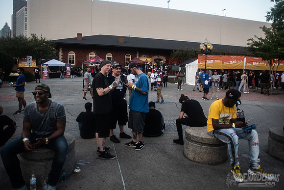 Crowd, Vendors, Environment