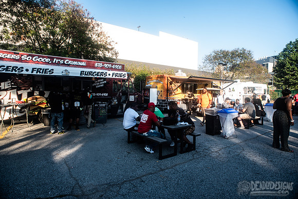 Crowd, Vendors, Environment
