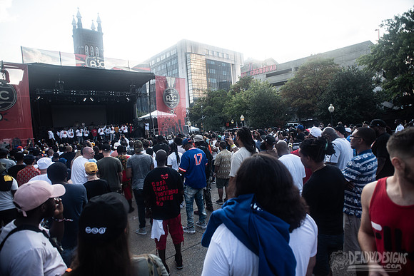 Crowd, Vendors, Environment