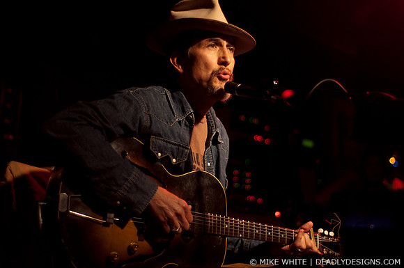Howe Gelb