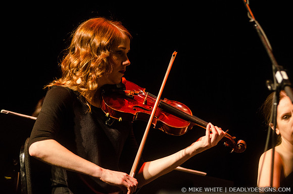 Ensemble Signal Performs Music for 18 Muscians
