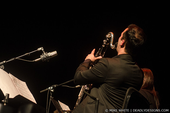 Ensemble Signal Performs Music for 18 Muscians