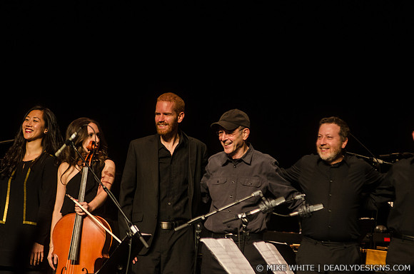 Ensemble Signal Performs Music for 18 Muscians
