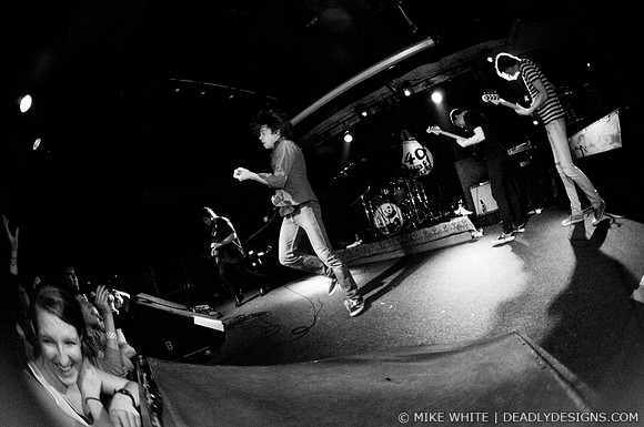Cage the Elephant