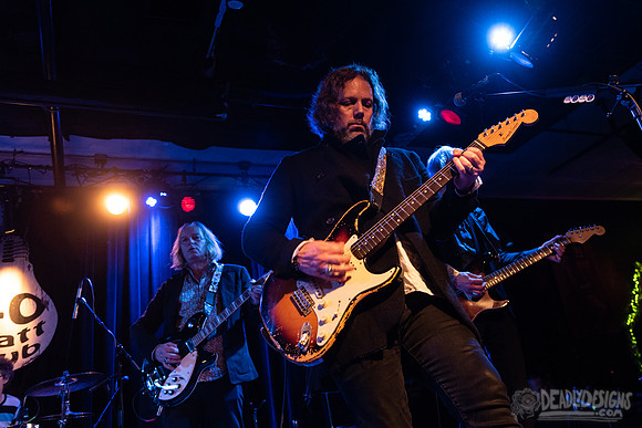 Mike Mills, Peter Buck, Rich Robinson, and Lenny Kaye