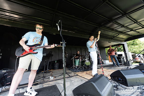 Dooley & Baldwin Band (outside)