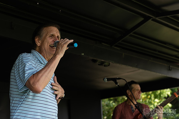 Dooley & Baldwin Band (outside)