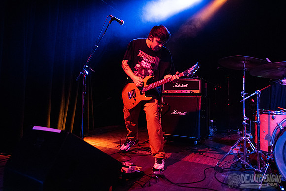 Narrow Head