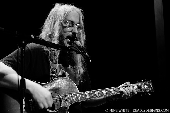 J Mascis