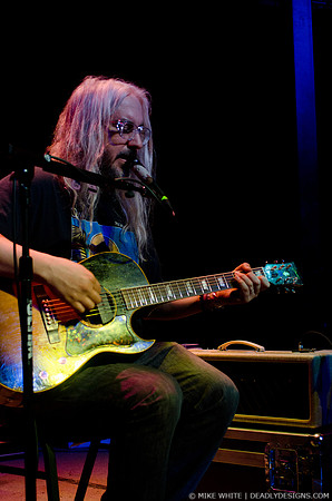 J Mascis