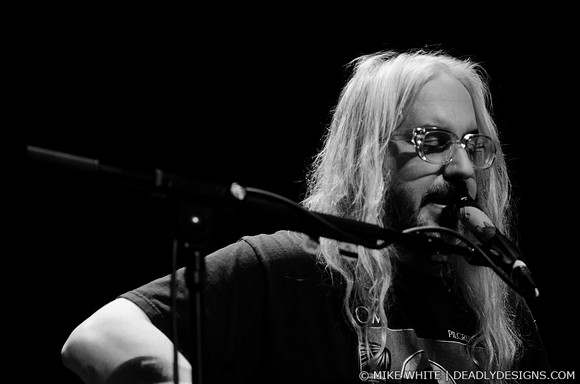 J Mascis