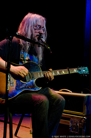 J Mascis