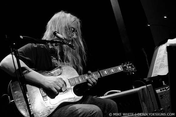 J Mascis