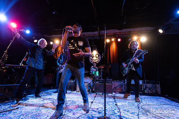 Darius Rucker, Rich Robinson, and Mike Mills