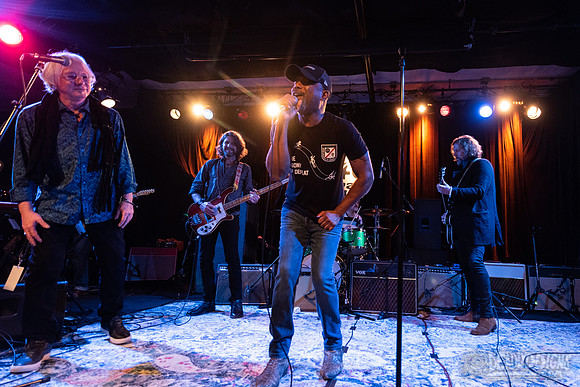 Darius Rucker, Rich Robinson, and Mike Mills