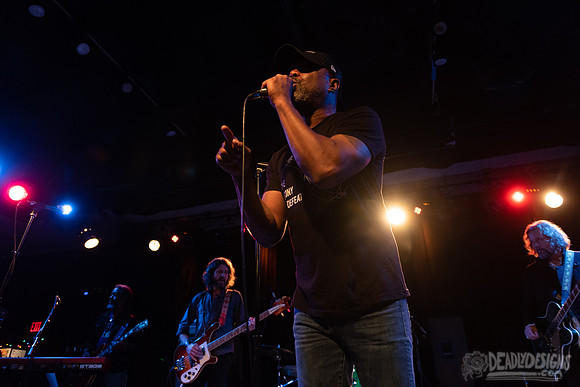 Darius Rucker, Rich Robinson, and Mike Mills