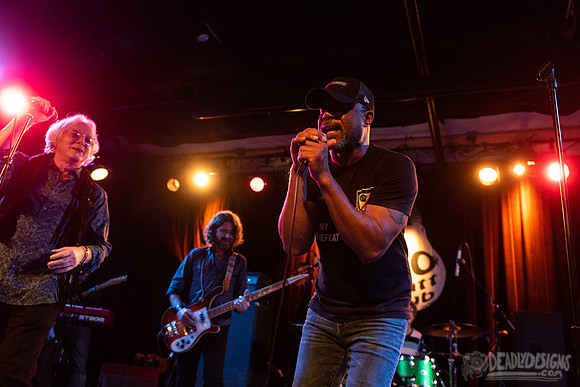 Darius Rucker, Rich Robinson, and Mike Mills