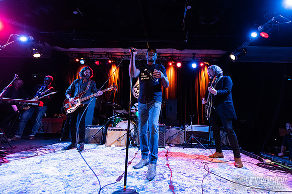 Darius Rucker, Rich Robinson, and Mike Mills