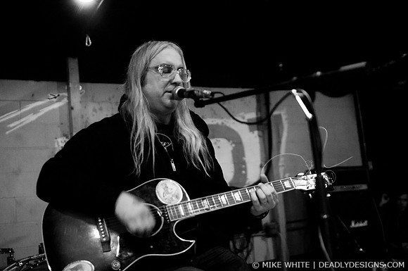 J Mascis
