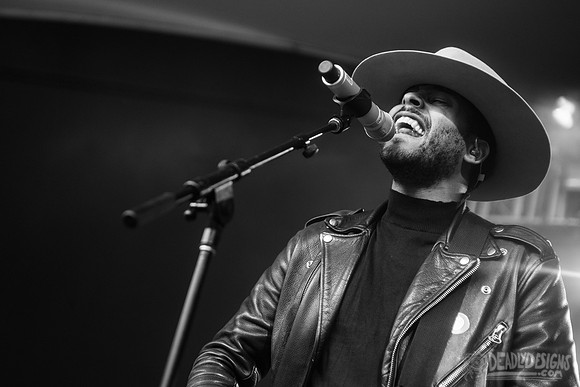 Twin Shadow