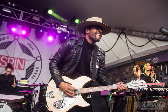 Twin Shadow