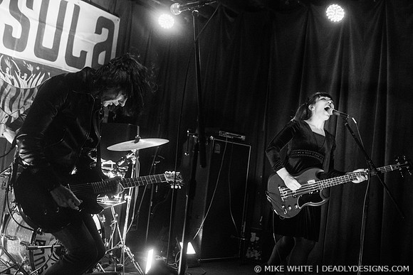 Capsula