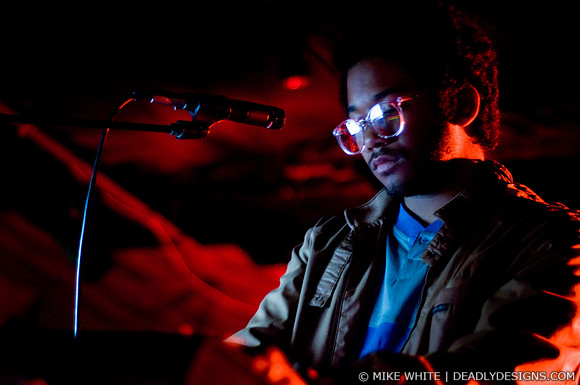 Toro Y Moi