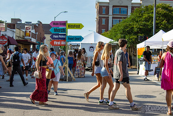 Artist Market (by Nicole Allario)