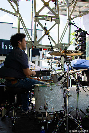 Wim Tapley & The Cannons (by Nicole Allario)