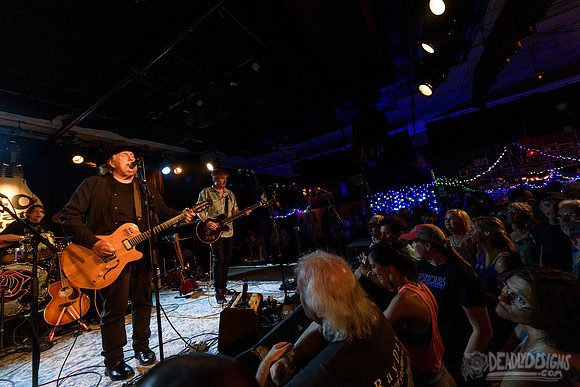 Kevn Kinney (with Peter Buck)