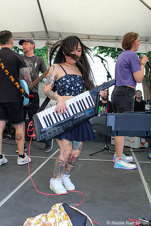 Full On Monet (Nicole Rae Minish)