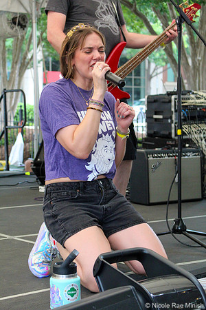Full On Monet (Nicole Rae Minish)