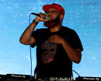 Ishues and Selector JiiG (CJ Bartunek)