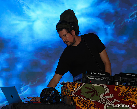 Selector JiiG (CJ Bartunek)