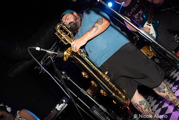 Taj Motel Trio (Nicole Allario)