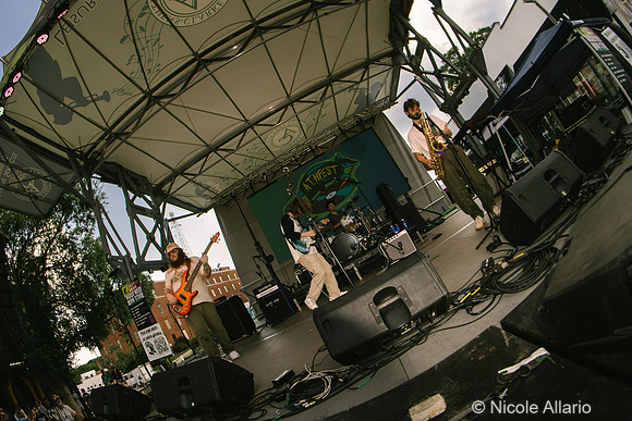 Wim Tapley & The Cannons (by Nicole Allario)