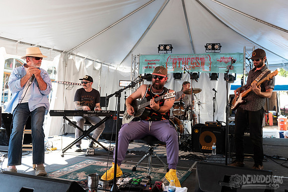 Scott Low & the Blue Bouillon