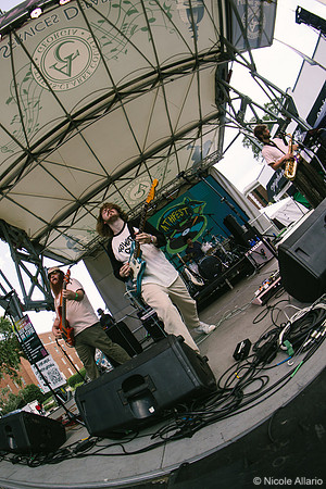 Wim Tapley & The Cannons (by Nicole Allario)
