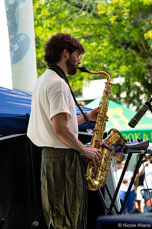 Wim Tapley & The Cannons (by Nicole Allario)